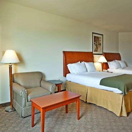 Holiday Inn Express Hotel And Suites Fairfield-North By Ihg Kültér fotó